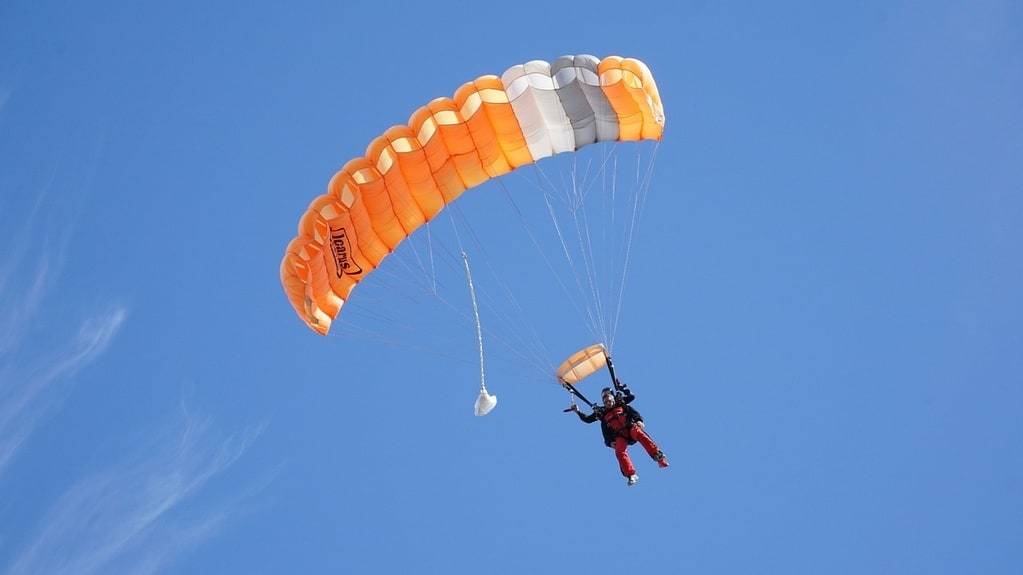Le Val de Loire vu du ciel : l'expérience ultime en parachute